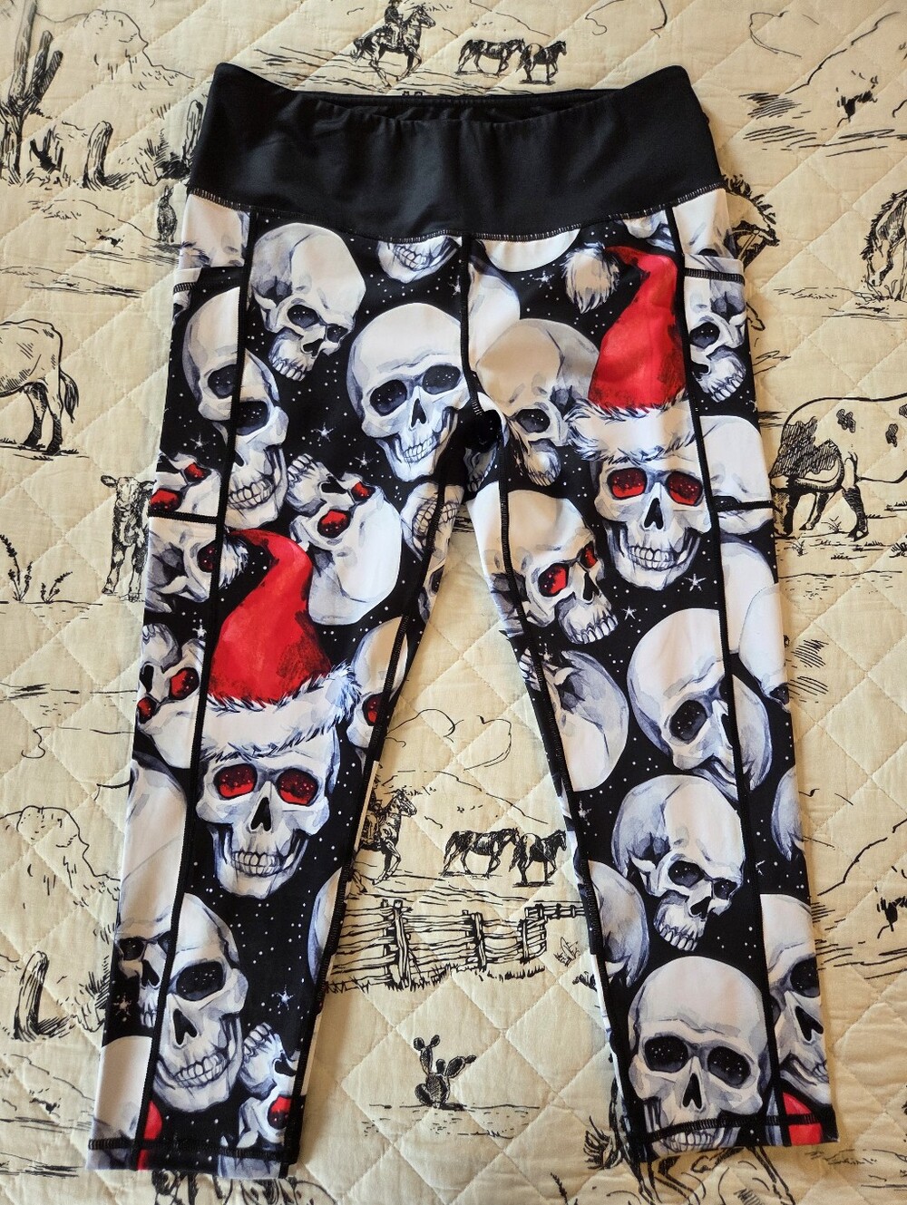 CVG Naughty List Capris Womens Large - Red & Black